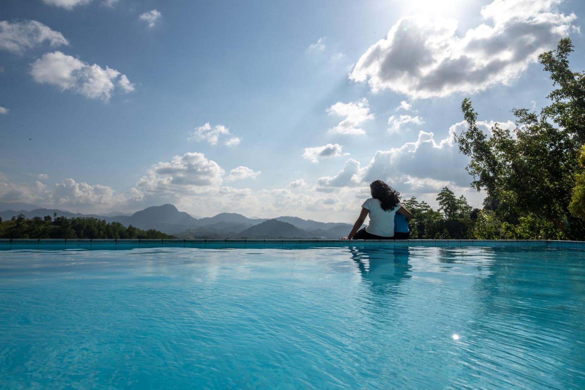 Sky Lodge Канди Экстерьер фото